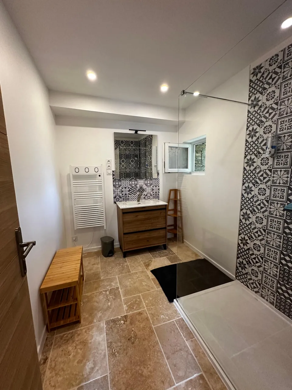 La salle d'eau de Machupicchu et sa douche à l'italienne